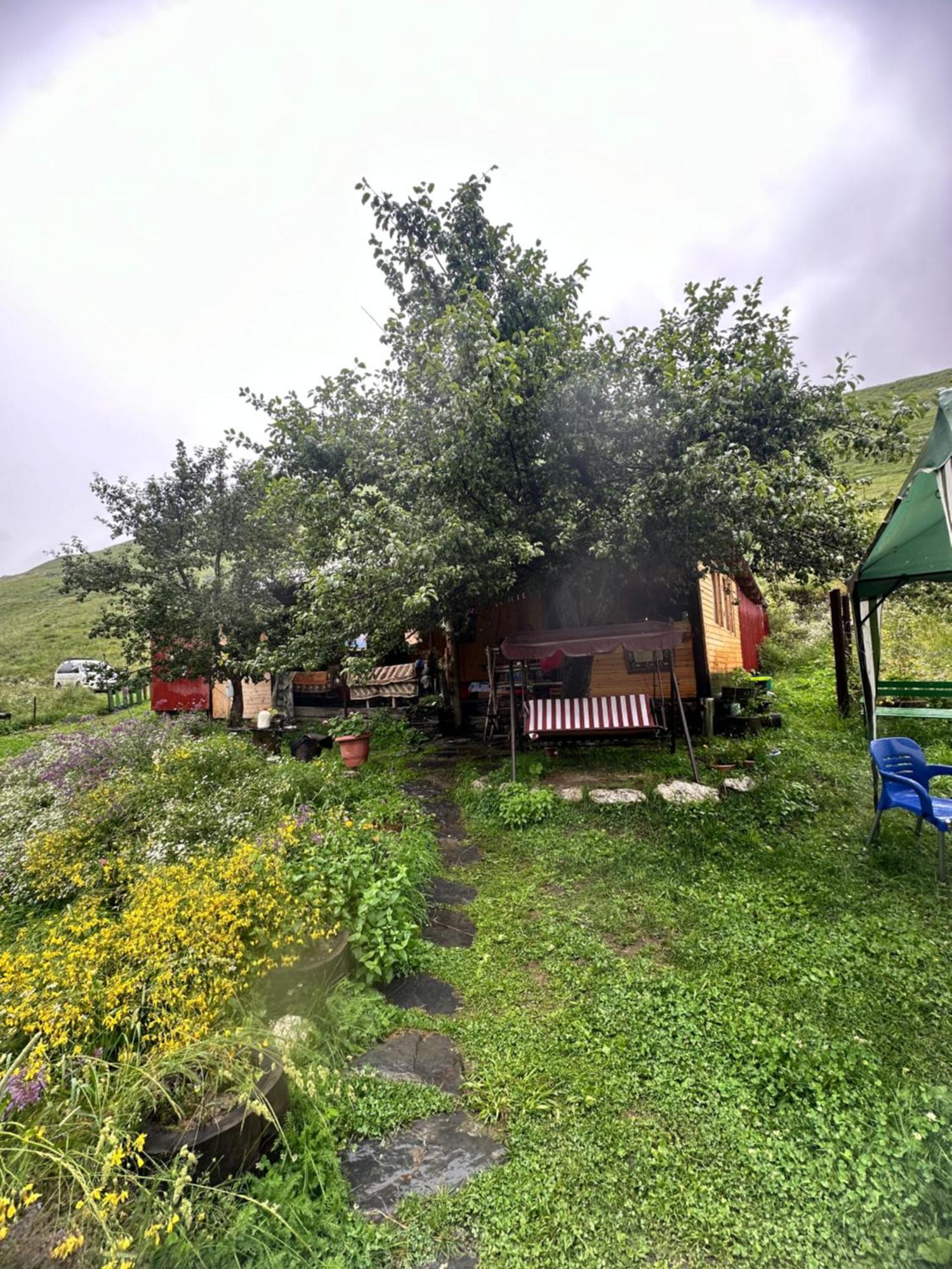 Pirikiti Hotel Akhmeta Kültér fotó