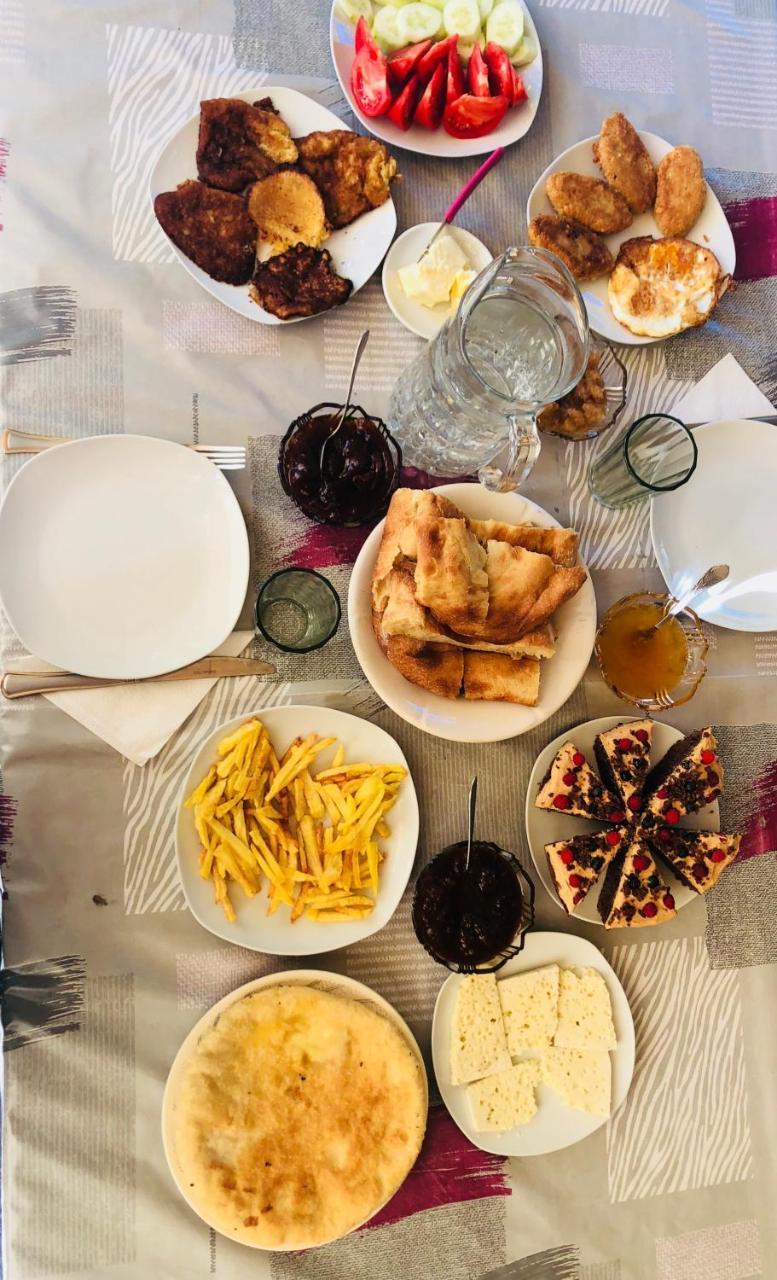 Pirikiti Hotel Akhmeta Kültér fotó