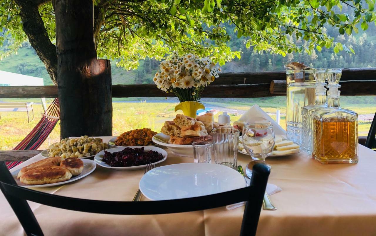 Pirikiti Hotel Akhmeta Kültér fotó